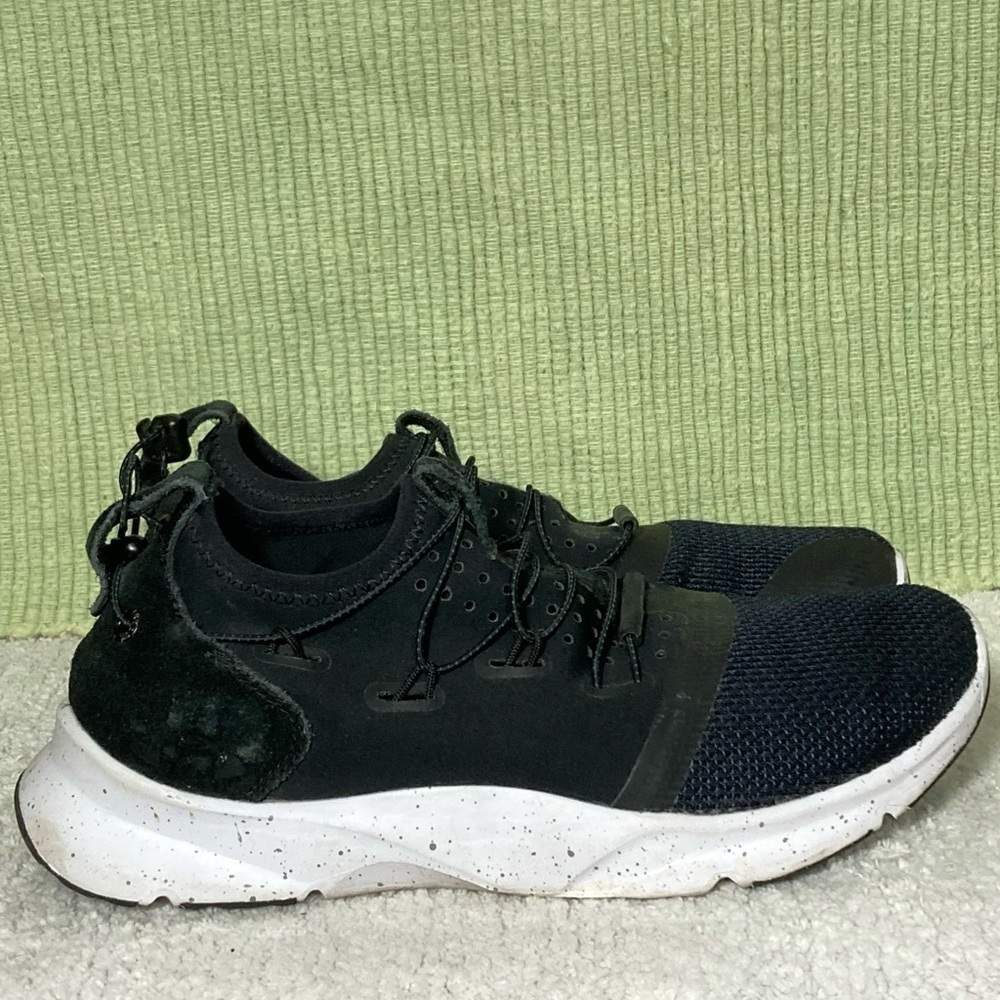 Under Armour Womens Cinch Drift 2 Black Athletic Sneaker Shoes - Size US 6.5